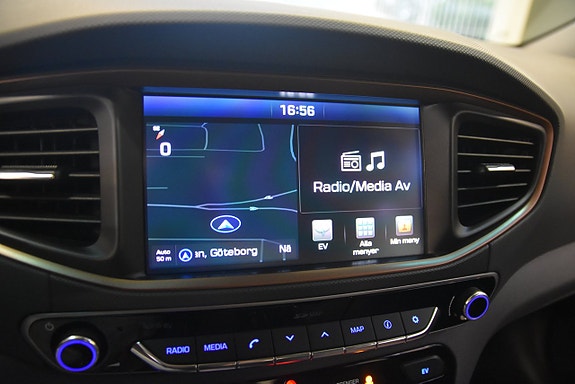 Hyundai IONIQ 11 of 16
