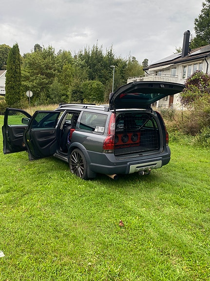 Volvo XC70 6 of 9