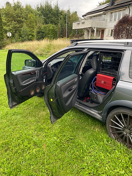 Volvo XC70 8 of 9