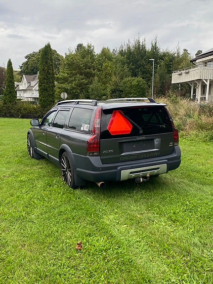 Volvo XC70 3 of 9