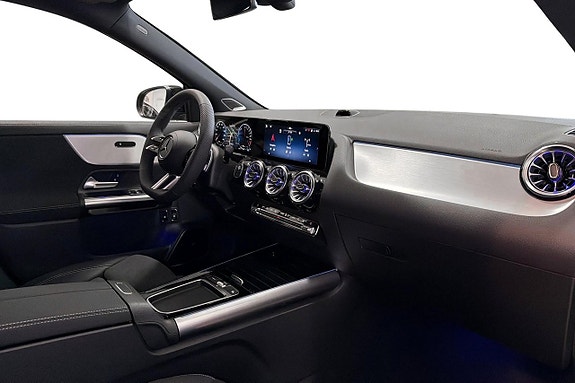Mercedes-Benz GLA250 e 10 of 12