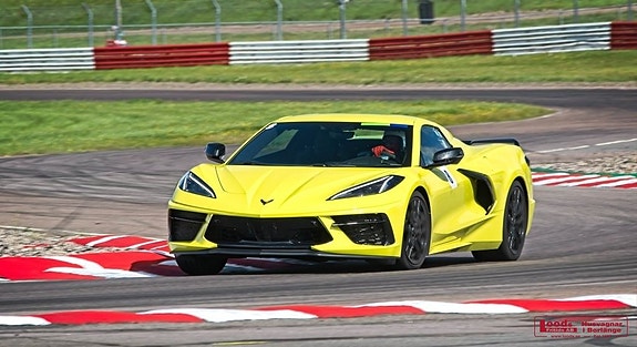 Chevrolet Corvette 6 of 15