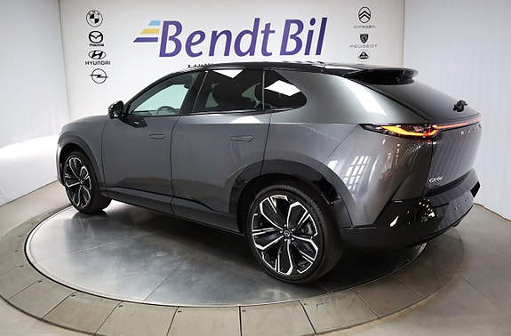 Mazda CX-6e 8 of 28