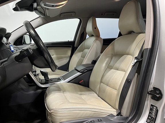 Volvo XC70 9 of 19