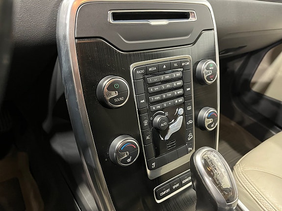Volvo XC70 17 of 19