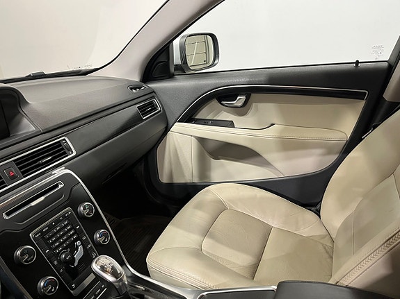 Volvo XC70 15 of 19