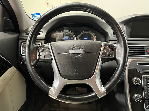 Volvo XC70 13 of 19