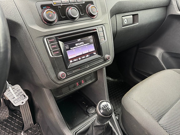 Volkswagen Caddy Alltrack 13 of 14