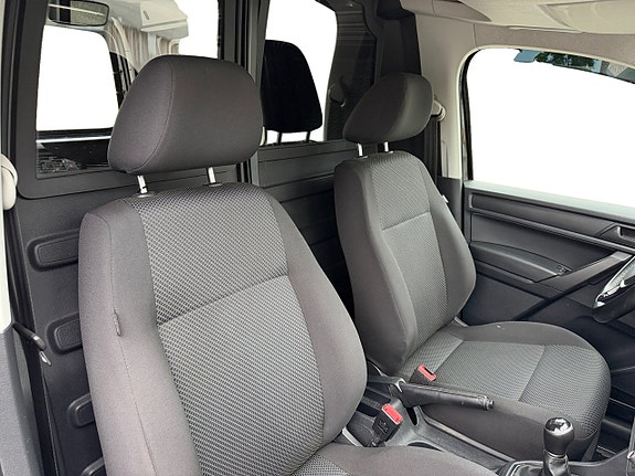Volkswagen Caddy Alltrack 14 of 14
