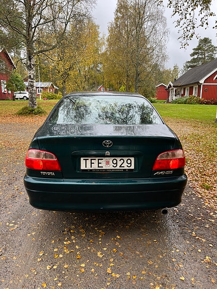 Toyota Avensis 4 of 4
