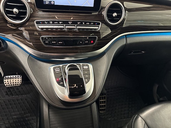 Mercedes-Benz V250 d 12 of 16