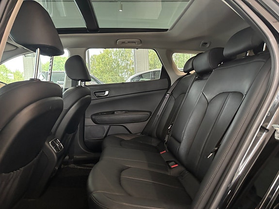 Kia Optima 25 of 30