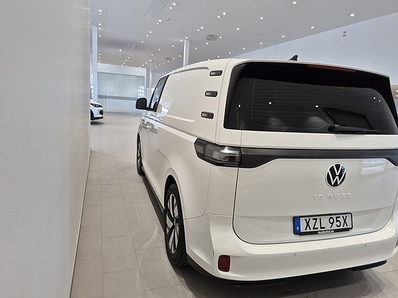 Volkswagen ID. Buzz 5 of 17