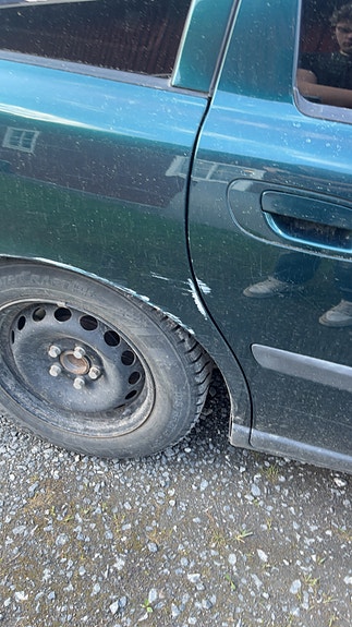 Volvo V70 4 of 5