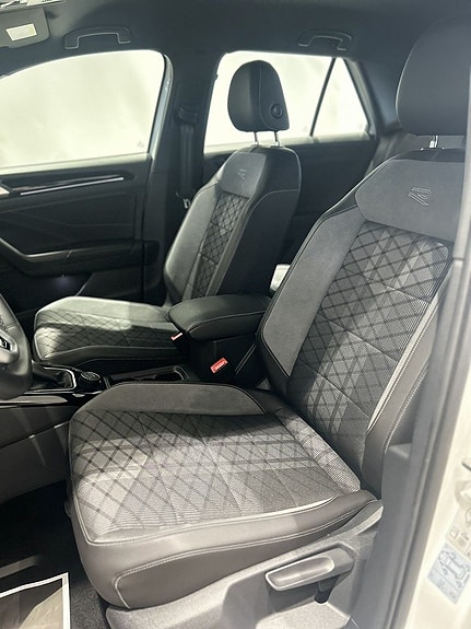 Volkswagen T-Roc 12 of 20