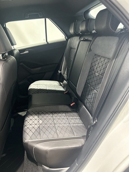 Volkswagen T-Roc 10 of 20
