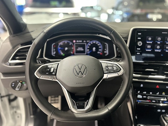 Volkswagen T-Roc 17 of 20