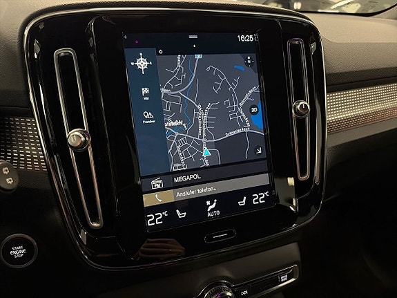 Volvo XC40 14 of 28