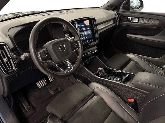 Volvo XC40 9 of 28