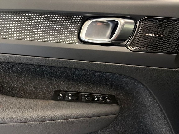 Volvo XC40 19 of 28