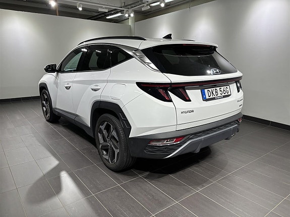 Hyundai Tucson 2 of 2
