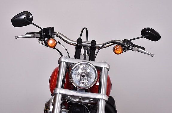 Harley-Davidson Wide Glide Vance & Hines Slip-on / Sissybar / Läderväska 15 of 18