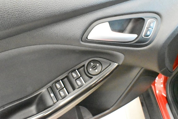 Ford Focus 12 of 19