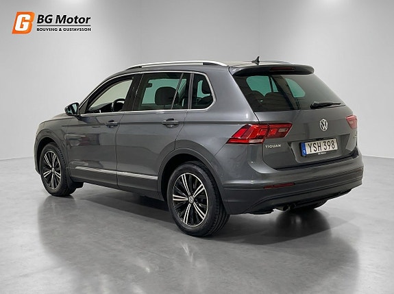 Volkswagen Tiguan 3 of 21