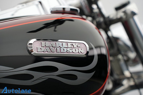 Harley-Davidson Wide Glide *Nyservad, Sissybar, Sidoväskor 24 of 26