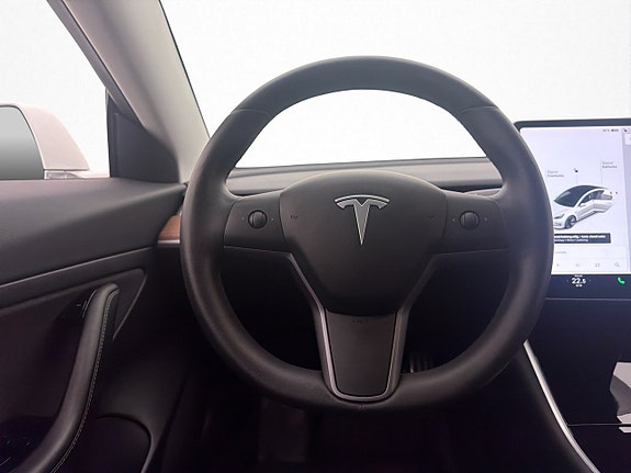 Tesla Model 3 14 of 30