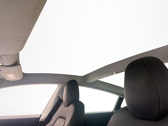 Tesla Model 3 13 of 30