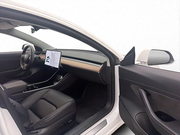 Tesla Model 3 28 of 30