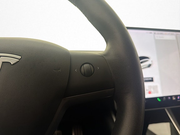Tesla Model 3 16 of 30