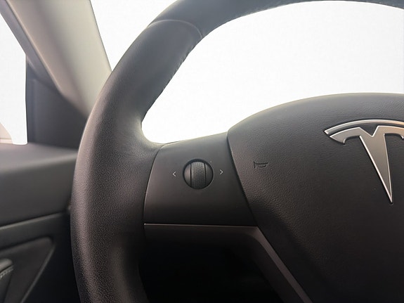Tesla Model 3 15 of 30