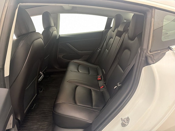 Tesla Model 3 29 of 30