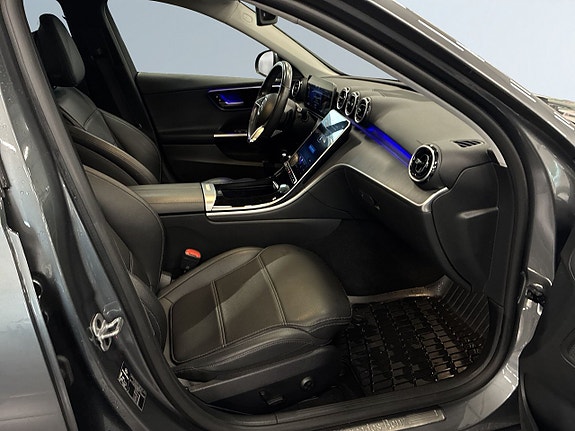 Mercedes-Benz C300 10 of 23