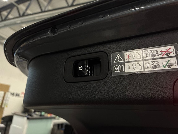 Mercedes-Benz C300 17 of 23