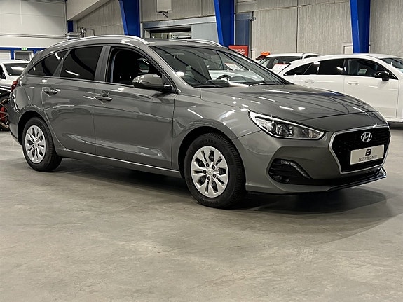 Hyundai i30 2 of 25