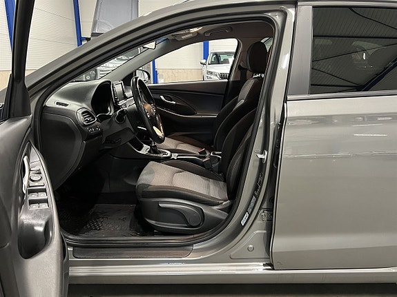 Hyundai i30 8 of 25