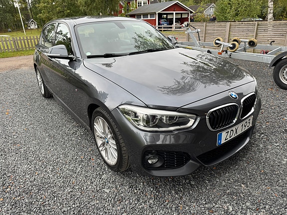 BMW 118i 2 of 6