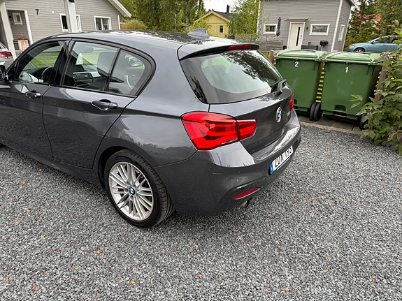 BMW 118i 4 of 6