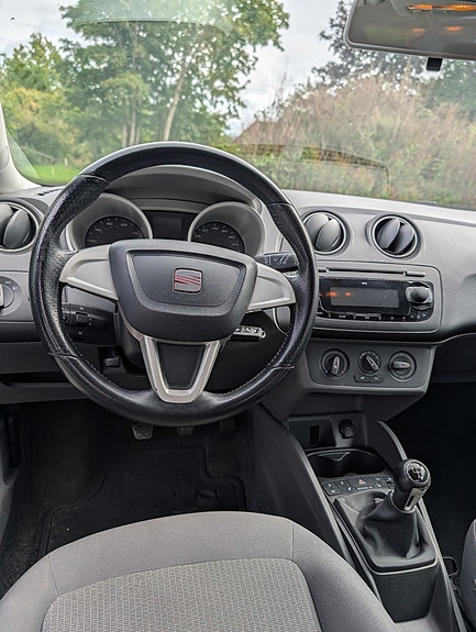 Seat Ibiza 2 of 8