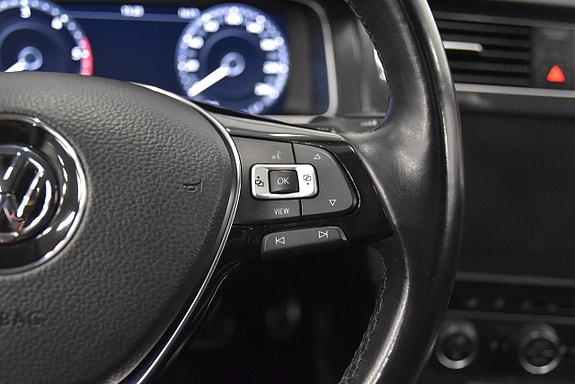 Volkswagen Golf Alltrack 11 of 22