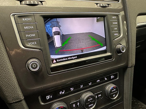 Volkswagen Golf Alltrack 26 of 28
