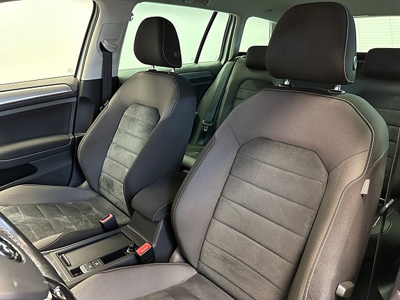 Volkswagen Golf Alltrack 14 of 28