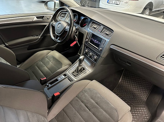 Volkswagen Golf Alltrack 13 of 28