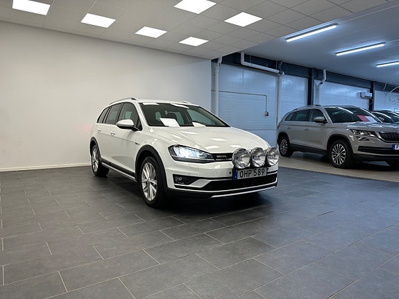 Volkswagen Golf Alltrack 6 of 28