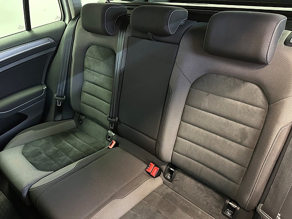 Volkswagen Golf Alltrack 18 of 28
