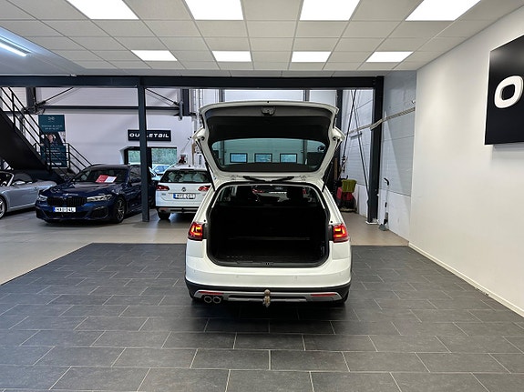Volkswagen Golf Alltrack 7 of 28