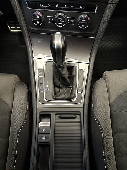 Volkswagen Golf Alltrack 22 of 28